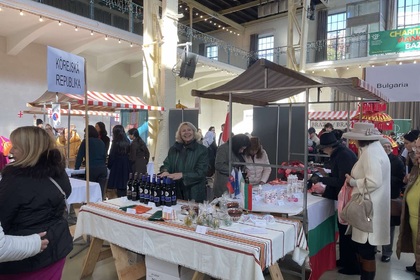 Участие на посолството на Република България в Словашката република със свой национален щанд в благотворителен Коледен базар в град Братислава